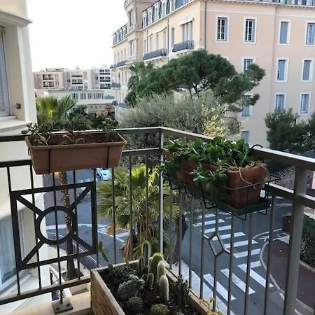 Plein Centre De Beaulieu Apartment Exterior photo